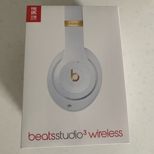 BRAND NEW Beats Studio 3 Wireless in white